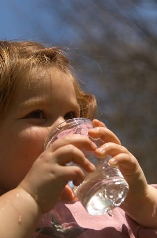 сколько воды должен выпивать ребенок